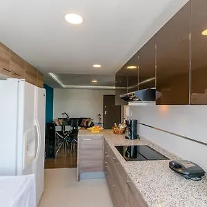  Apartamento De Lujo, Piso Alto, Junto Parque Carolina